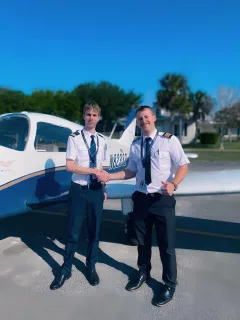 Un cap de franchi, une vocation confirmée !
Félicitations @pn_mths ! 😎✈️

#wecair #pilotschool #aviation #FAA #PPL